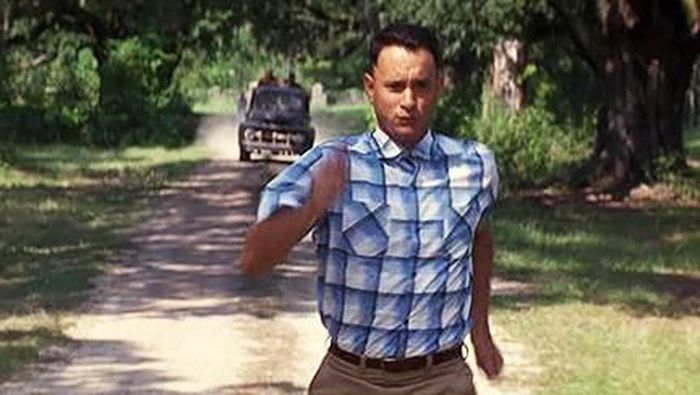 Tom Hanks dalam Forrest Gump/Foto: Forrest Gump (imdb.) Tom Hanks dalam Forrest Gump/Foto: Forrest Gump (imdb.)