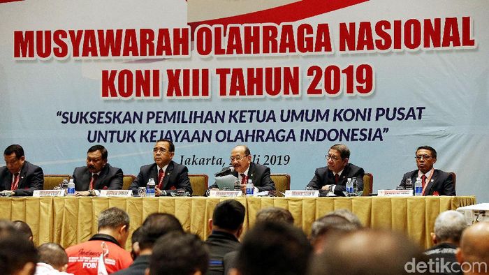 28 Anggota KONI walk put dari Musyawarah Olahraga Nasional KONI 2019 (Rengga Sancaya) 28 Anggota KONI walk put dari Musyawarah Olahraga Nasional KONI 2019 (Rengga Sancaya)
