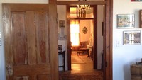 Setelah beberapa waktu, hotel itu pun sempat dialihfungsikan menjadi rumah keluarga. Sayang, di tahun 1900 kondisi rumah itu begitu terbengkalai dan jadi persembunyikan bagi pemakai narkoba dan objek vandalisme (hauntedmagnoliahotel/Instagram)