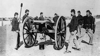 Penampakan salah satu meriam yang digunakan saat meletusnya perang Suadara di Amerika. Lebih tepatnya, meriam ini digunakan untuk perang saudara Amerika sekitar tahun 1863. Mathew Brady/ Hulton Archive/ Getty Images.