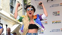 Lady Gaga disebut tengah mengandung anak Bradley Cooper. Foto: Jamie McCarthy/Getty Images for Pride Live