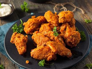 Siapa Penemu Ayam Goreng? Simak Ulasannya di Sini!