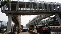 Bentuk bangunan skybridge Rawamangun sudah terlihat. 