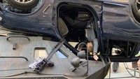 Adapula adegan di mana mobil Scarlett terbalik di atas tank tersebut. Dok.Ist