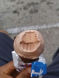 Dijilat atau Digigit? Cara Makan Es Krim Diperdebatkan Netizen
