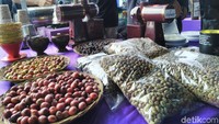 Berbagai jenis kopi dipamerkan dan dicicipi oleh warga Ciamis yang hadir. Mulai dari Kopi Panawangan, Kopi Ki Oyo, Kopi Kalijaya, Kopi Rajadesa, Kopi Gunung Sawal Cihaurbeuti, Kopi Panumbangan, Kopi Rancah, Kopi Cireong dan beberapa kopi lain yang mewakili setiap kecamatan. Nama kopi ini sesuai dengan daerah yang cocok untuk menanam kopi.