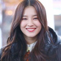 Wajah imut dan senyuman manis Nancy yang mempesona, siapa yang tak terpikat dengan kecantikannya. Foto: Instagram @nancy.momoland
