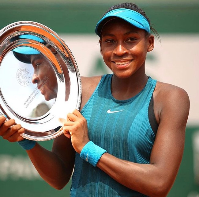 Aku tahu orangtuaku sangat senang, ayahku berlompat-lompat setiap aku menerima poin. Aku hanya sangat bahagia dan terberkati bahwa mereka hanya menghabiskan waktu mereka untukku dan saudara-saudara laki-lakiku dan memastikan kami sukses, ungkapya. Foto: Instagram @cocogauff