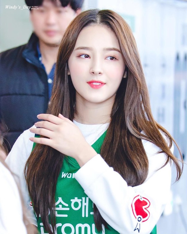 Penampilan cantik Nancy tak hanya dikagumi kaum pria bahkan wanita juga. Foto: Instagram @nancy.momoland