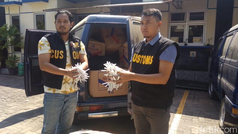 10 Juta Batang Rokok Ilegal Diamankan Kantor Bea Cukai Kudus 10 Juta Batang Rokok Ilegal Diamankan Kantor Bea Cukai Kudus