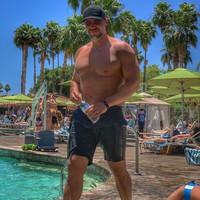 Jeremiah pun mulai olahraga rutin dua kali sehari. Dia juga menjalani diet ketogenic, pola makan tinggi protein serta lemak dan rendah karbohidrat. Foto: Instagram/@jeremiahpetersonmontana