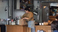 Tempat ini mulai buka pukul 10.00 pagi waktu setempat dan biasanya mulai ramai saat makan siang dengan dominasi pengunjung adalah turis dari luar negeri. (Dana Aditiasari/detikcom)