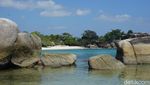 Foto: Tak Pernah Bosan ke Pantai Laskar Pelangi di Belitung