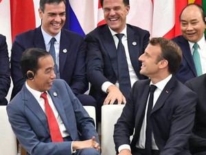 Luhut Cerita soal Bahasa Inggris Jokowi yang Medok Jawa di KTT G20