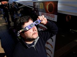 Hebohnya Persiapan Menyambut Gerhana Matahari Total