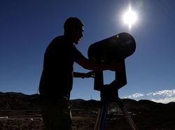 Hebohnya Persiapan Menyambut Gerhana Matahari Total