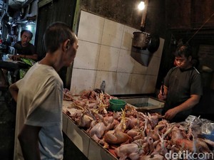 April Diramal Inflasi 0,17%, Harga Ayam hingga Telur Jadi Penyebabnya