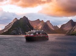 Keren! Ini Kapal Pesiar Pertama Bertenaga Baterai