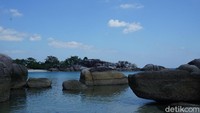 Belitung terkenal dengan pantai berbatu granit yang cantik. Salah satu yang harus dikunjungi adalah Pantai Tanjung Tinggi (Shinta Angriyana/detikcom)