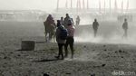 Potret Badai Pasir Terjang Bromo