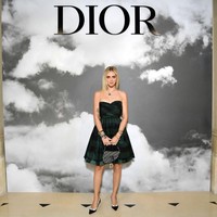 Sosialita dan fashion influencer Italia Chiara Ferragni menunjukkan sisi genitnya dengan gaun bergaya tutu dari Dior. (Foto: dok. Dior)