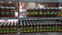 Ada juga sirup jeruk kunci. Ini juga khas Belitung, dengan rasa asam dan segar apabila dicampur dengan air dan es batu (Shinta Angriyana/detikcom) 