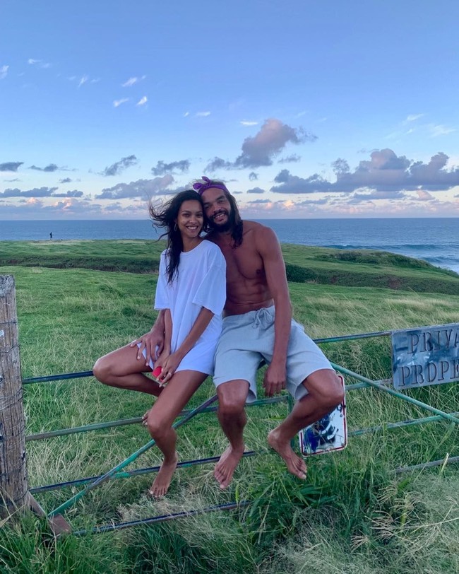 Lais Ribeiro kini menjalin cinta dengan pebasket NBA Joakim Noah. Jalinan cinta mereka bersemi sejak 2018. Foto: Instagram @laisribeiro