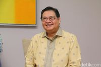 Airlangga Hartarto / 