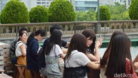 Restoran ini menawarkan sensasi makan siang yang menyenangkan lewat kombinasi makanan dan suasana yang ditawarkan. (Dana Aditiasari/detikcom)