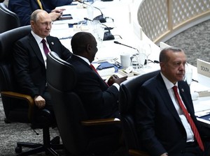 Putin Bawa Mug Sendiri Saat Jamuan Makan KTT G20, Ini Alasannya