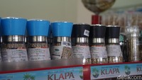 Begitu pun dengan lada yang jadi warisan budaya sejak zaman Belanda. Mulai dari lada hitam dan putih bisa ditemukan di sini (Shinta/detikcom) 