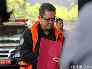 Eks Kepala Kantor Imigrasi Mataram Duduk di Kursi Pesakitan di Kasus Suap