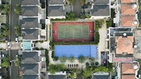 Berbagai fasilitas pun ada disini, mulai dari lapangan basket dan badminton hingga kolam renang.