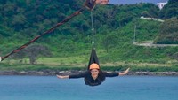 Selain menjelajah Thailand, dia juga pernah liburan ke Filipina. (paweensuda/Instagram)