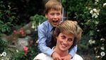 Warga Rayakan Ultah Putri Diana, Pangeran William Salami Mereka