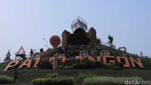 Inilah penampakan Palalangon Park, tempat wisata baru di daerah Bandung Selatan. Lokasi tepatnya ada di Desa Cibodas, Kecamatan Pasirjambu, Kabupaten Bandung. (Wisma Putra/detikcom) Inilah penampakan Palalangon Park, tempat wisata baru di daerah Bandung Selatan. Lokasi tepatnya ada di Desa Cibodas, Kecamatan Pasirjambu, Kabupaten Bandung. (Wisma Putra/detikcom)