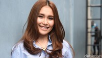 Ayu Ting Ting saat ditemui di studio Trans TV, Kapten Tendean, Jakarta Selatan pada Selasa (2/7). Pool/Noel/detikFoto.