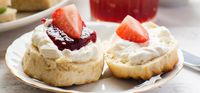 Oles Krim atau Selai Dulu? Ini Cara Orang Inggris Makan Scone