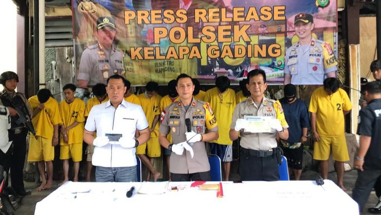Ribut Geng Motor Berujung Aksi Curanmor di Kelapa Gading, 5 Orang Ditangkap Ribut Geng Motor Berujung Aksi Curanmor di Kelapa Gading, 5 Orang Ditangkap