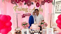 Gimana sih cara nya biar romantis? ajarin dong, tulis Sonny pada 9 Maret lalu. Duh, pose berdua gini juga udah kelihatan romantis kok. Hihi Foto: Instagram sonnyseptian