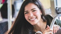 Perempuan yang juga berdarah Kanada ini sering membagikan momen jalan-jalannya menikmati keindahan Thailand. (paweensuda/Instagram)