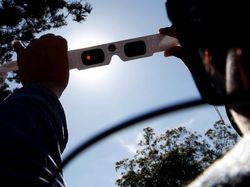 Hebohnya Persiapan Menyambut Gerhana Matahari Total