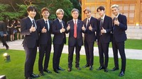 Hal ini menjadi salah satu momen bersejarah karena EXO satu-satunya boyband yang diundang oleh Presiden Amerika Serikat, Donald Trump. Dok. Twitter