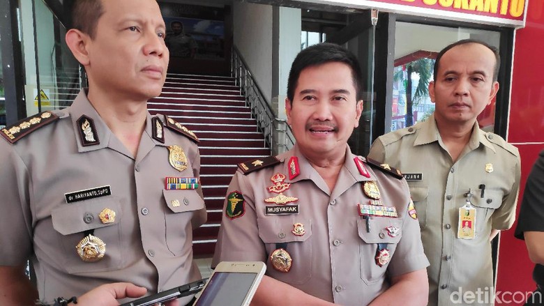 RS Polri Sarankan Pembawa Anjing Masuk Masjid Dirawat di RSJ RS Polri Sarankan Pembawa Anjing Masuk Masjid Dirawat di RSJ