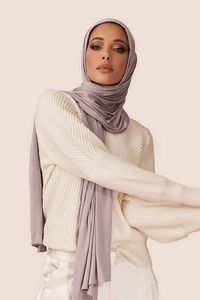 Tidak Hanya Beige Ini 7 Warna  Hijab  yang Wajib Dipunyai 