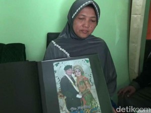 Orang Tua Pilot Heli TNI Jatuh di Papua Berharap Anaknya Ditemukan Selamat