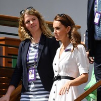 Wimbledon 2019 kedatangan tamu spesial, Selasa (2/7/2019). Kate Middleton secara mengejutkan muncul di ajang grand slam tenis tersebut. (Foto: Mike Hewitt/Getty Images)