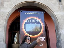 Hebohnya Persiapan Menyambut Gerhana Matahari Total