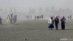 Potret Badai Pasir Terjang Bromo