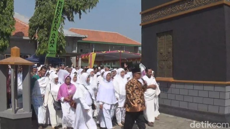 Ratusan Jemaah Haji di Mojokerto Diisukan Fiktif, Ternyata Pindah Alamat Ratusan Jemaah Haji di Mojokerto Diisukan Fiktif, Ternyata Pindah Alamat